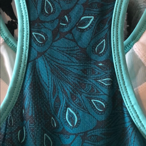 🚫 SOLD 🚫 The North Face Running Top - Picture 3 of 6